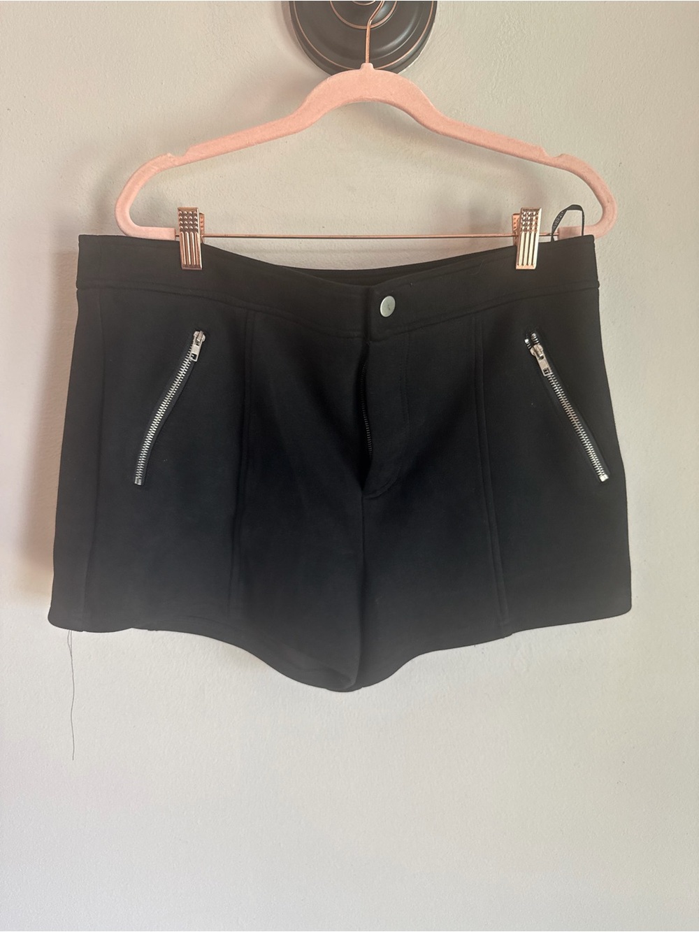 Steve Madden Ravenna Black High Waisted Zipper Pocket Shorts Size 16 NWT